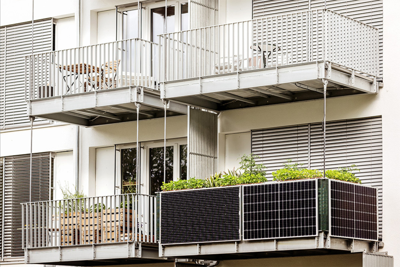 Balkon&shy;kraftwerk bei SES Schleusinger Elektro-Service GmbH in Schleusingen